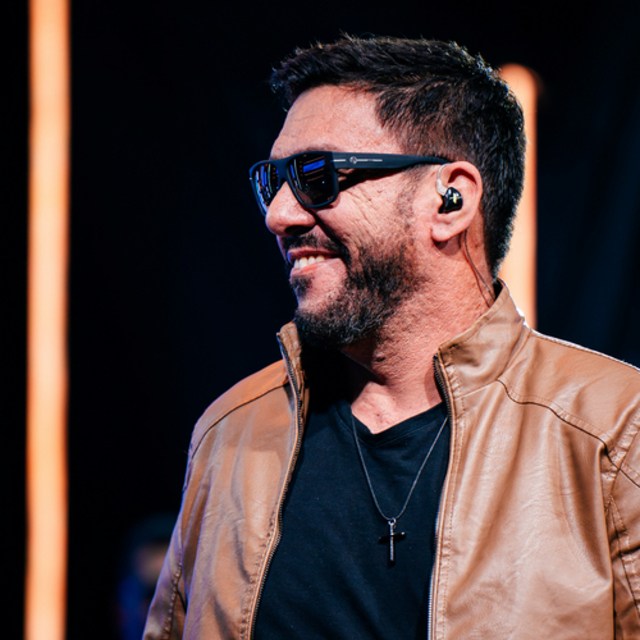 View welitonmultiinstrumentista