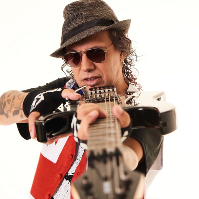 View Charles Bernardes