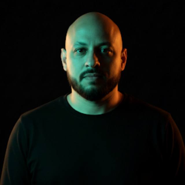 View CLAUDEMIR TAVARES