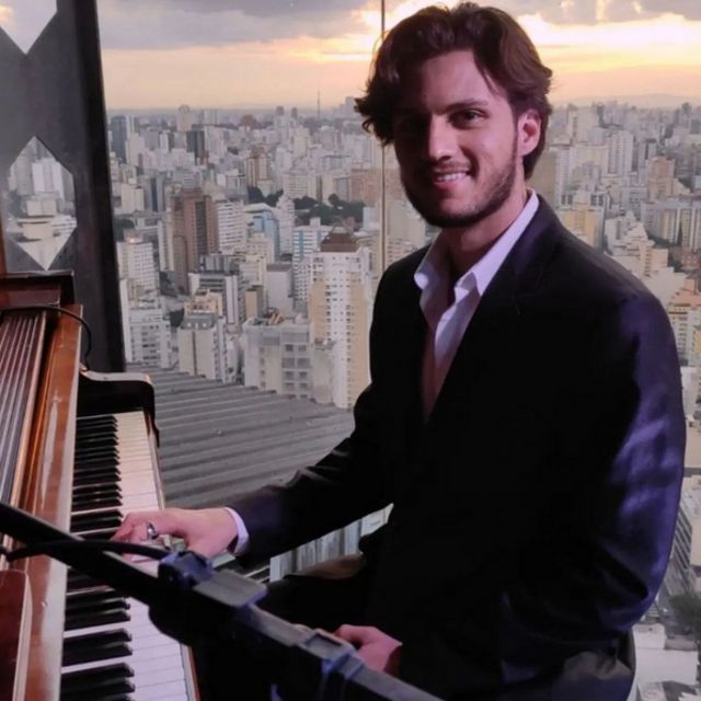 View Gui Vieira piano