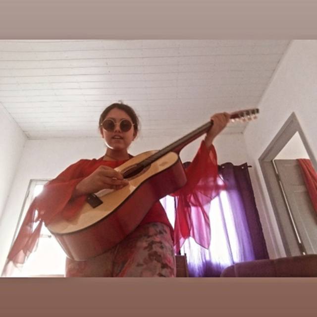 View Estou a procura de uma banda!Baixista e bateria!