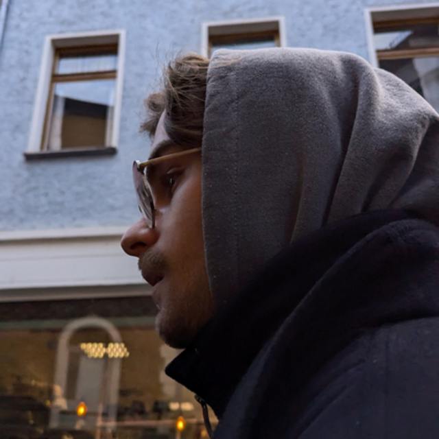 נוֹף irgendjemand