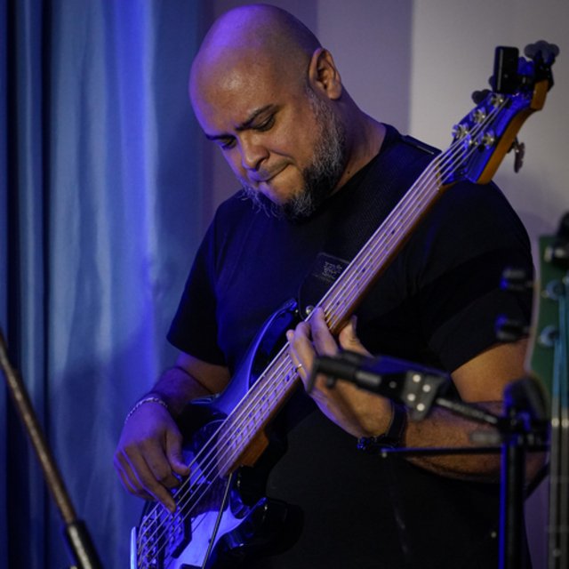 View Thiago Farias Gomes