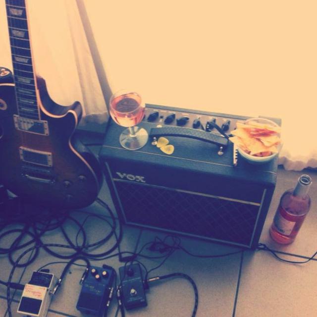 View tomiguitar-