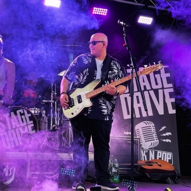View Your Every Day Bassist