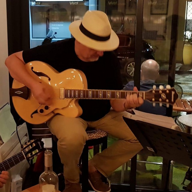 View Mickyguitar