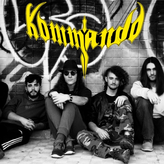 View KOMMANDO