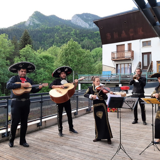 View Mariachi