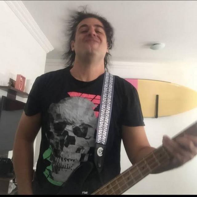 nico-baixista