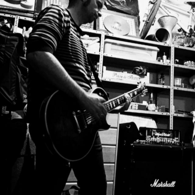 View Xavi6string