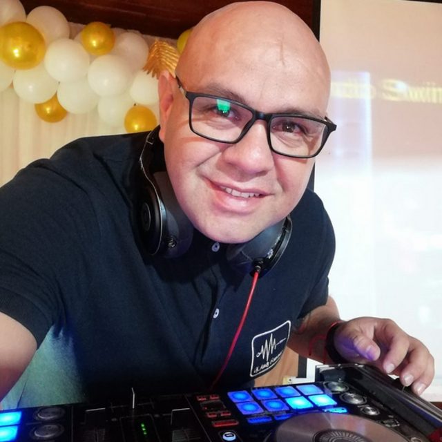 View Dj. Andy Fernando 1111