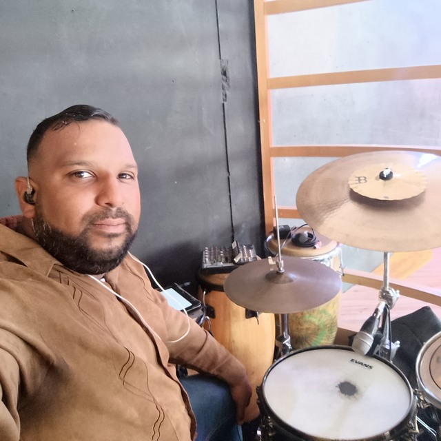 View yohander drummer