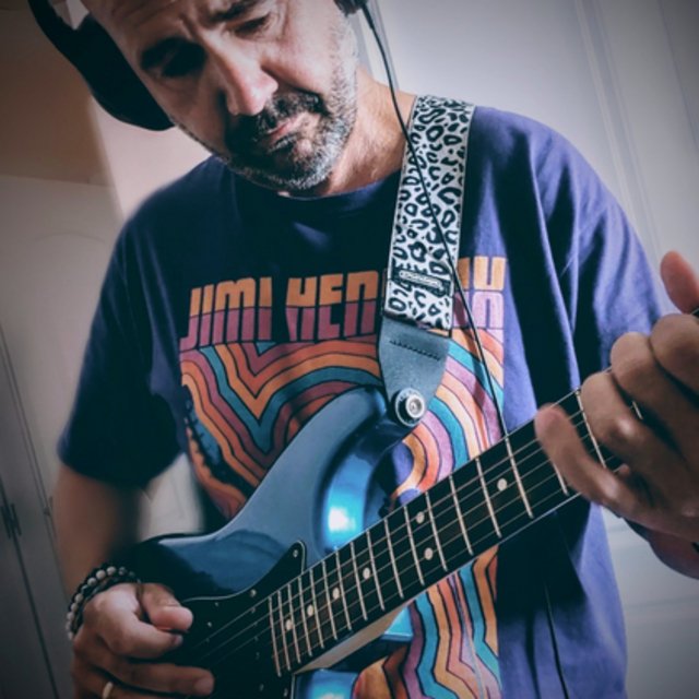 View Andreu_guitar