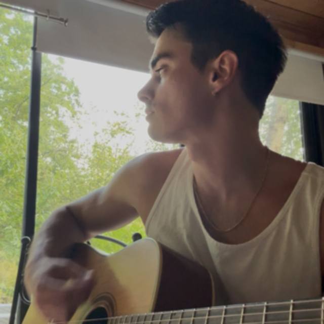 View charlyvargas