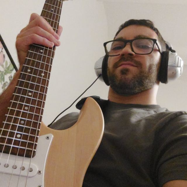 View JLGGGuitar