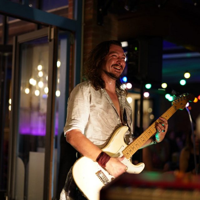View Romguitar