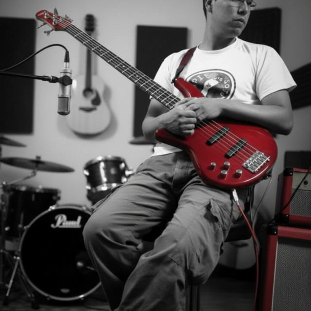 View Manu bass Hernández