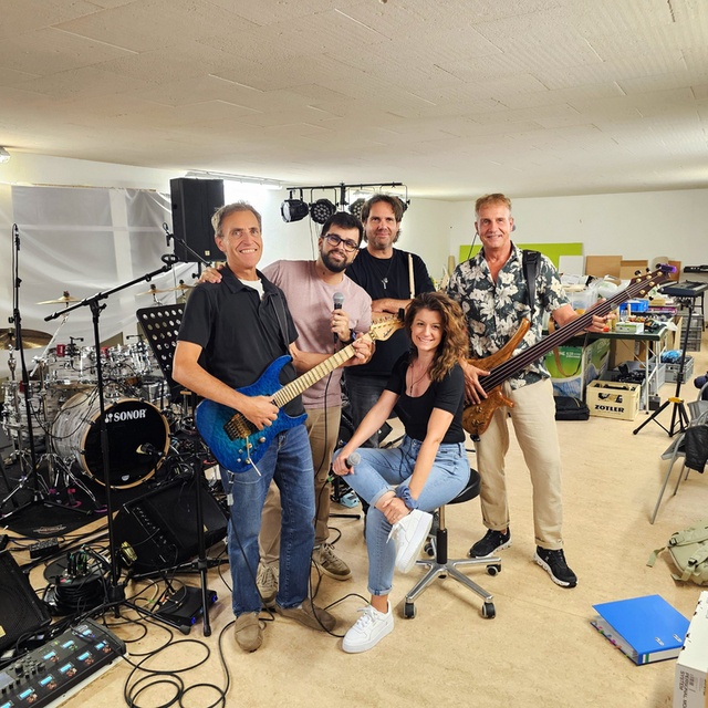 נוֹף Bandname folgt