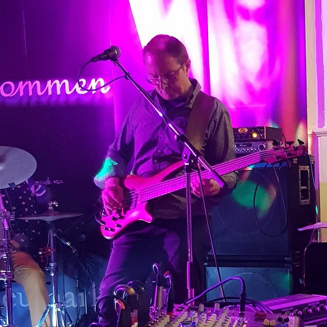 View Stephan-Bass-1-7