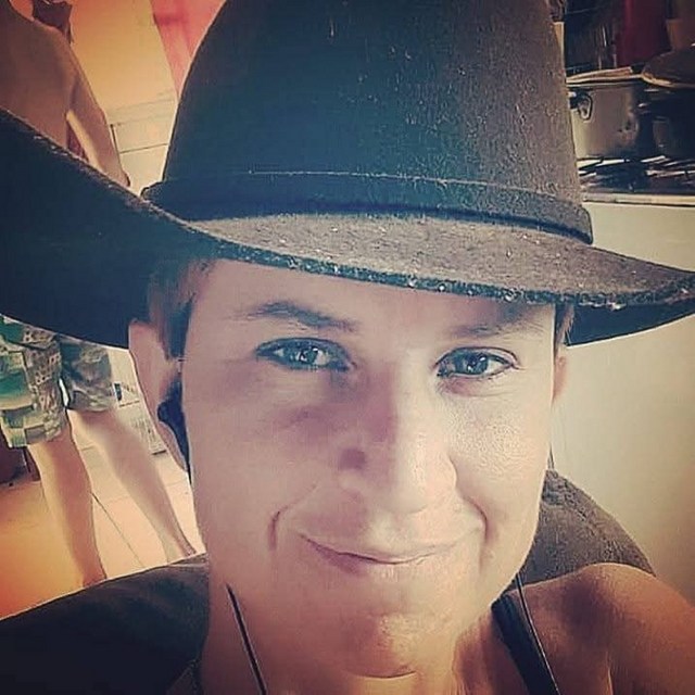 View priscila378975az