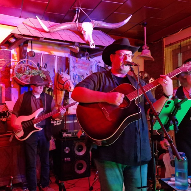 View CountryMo and the Catfish