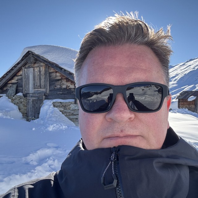 View svenwerner-bass