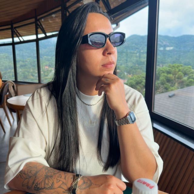 View Thais