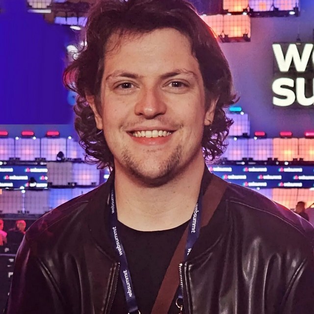 View henriqueschiffer