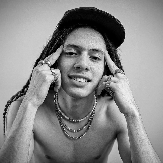 נוֹף desmonrayarmin