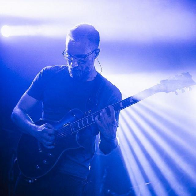 View Band sucht Sänger/in + Bassist/in