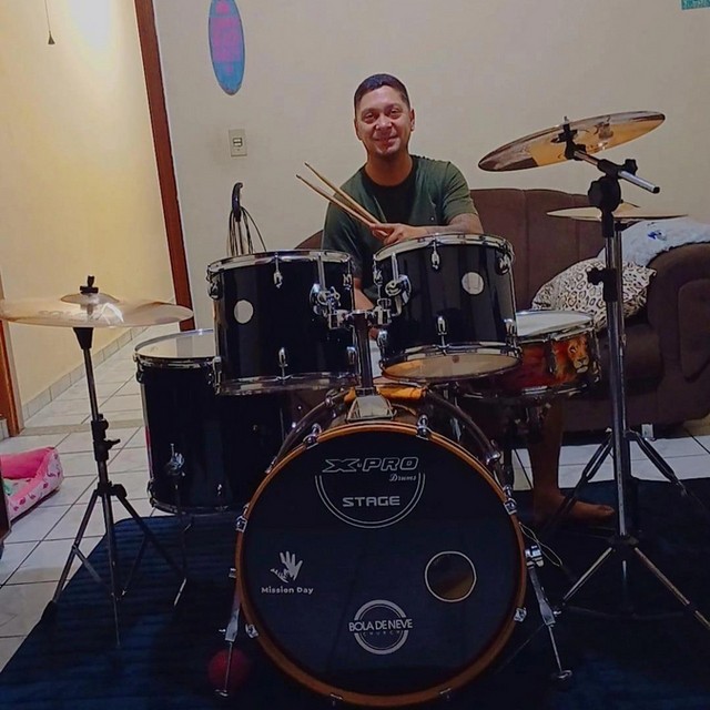 View Vitor Ferreira Drums