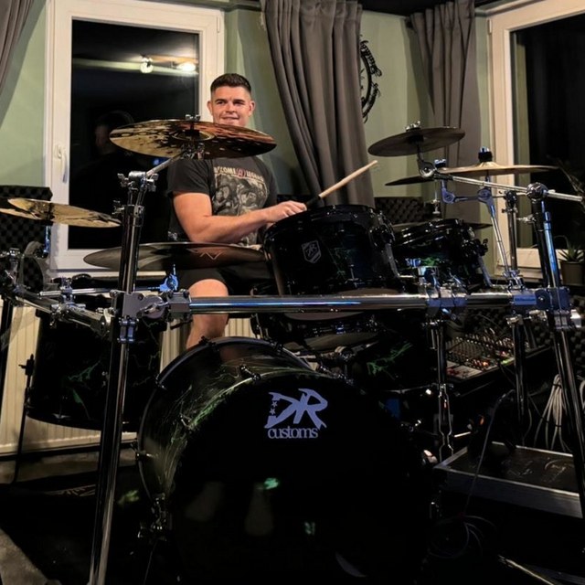 View niklas_drummer_08321