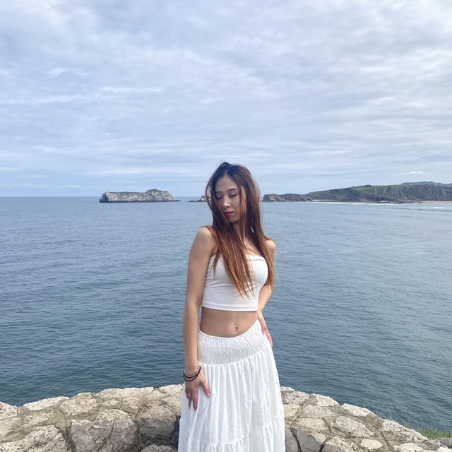 View ariana402763