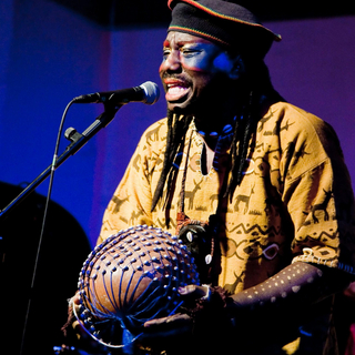 View kim Azas & Friends