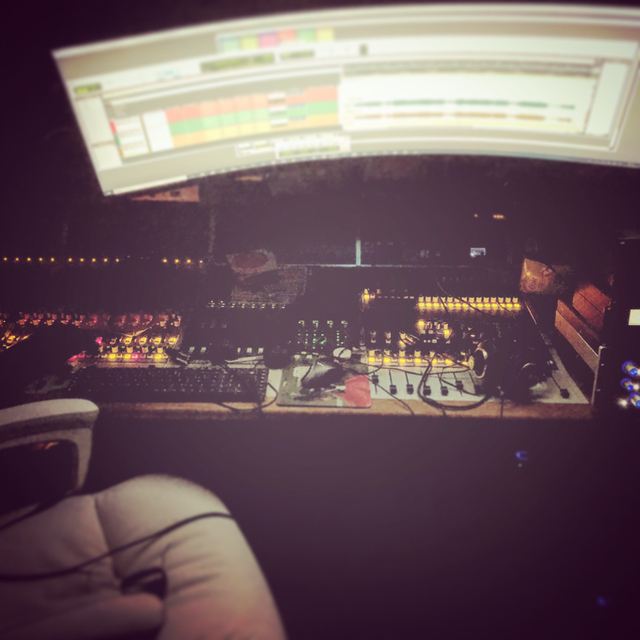 View Nicolas ( 2schuss Studio)