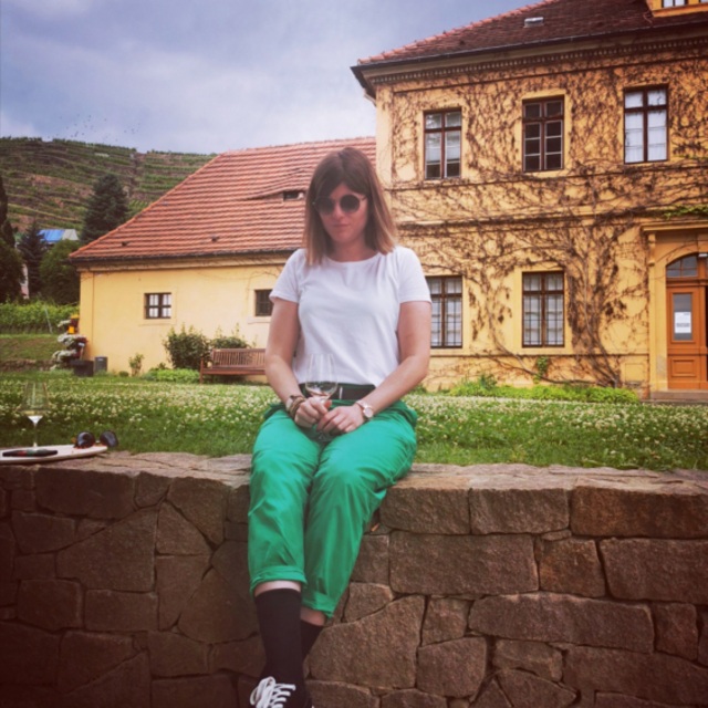 View agnes_plays_music